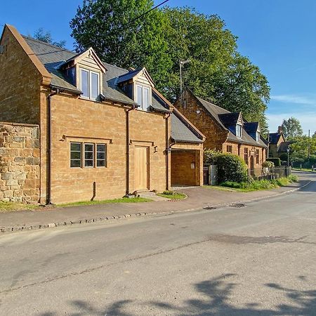 Finch Cottage Farnborough  Exterior photo